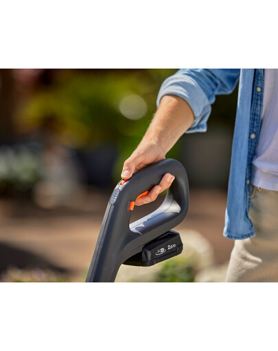 GARDENA Spazzola a batteria per fughe 1800/18V P4A con batteria