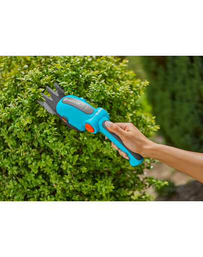 GARDENA Akumulatorowe nożyce do przycinania brzegów trawnika ComfortCut Li